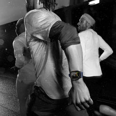 Apple Watch Ultra 2 GPS & Cellular 49mm Black Titanium Case with M/L Black Trail Loop