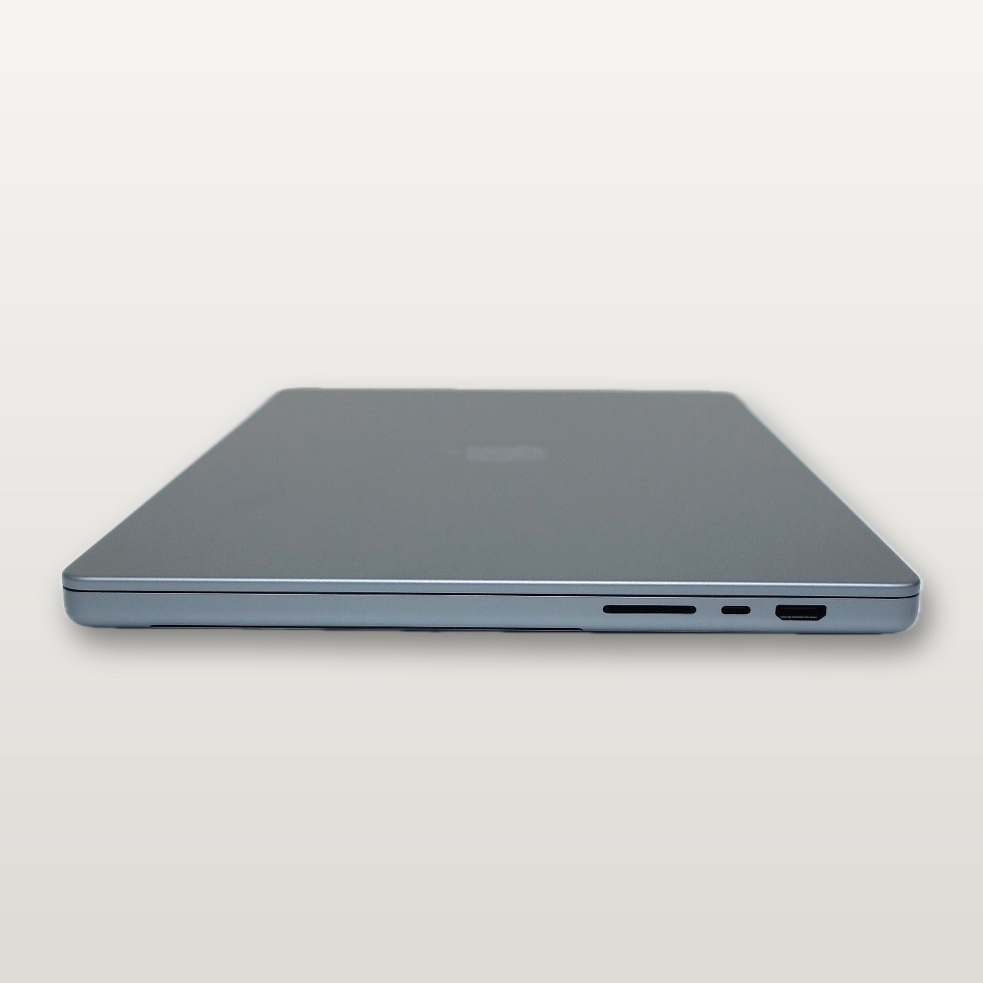 Actual MacPro-LA unit — Apple MacBook Pro 16-inch M1 Max, 64GB RAM, 4TB SSD, Space Gray — right side ports: SDXC, Thunderbolt 4, HDMI